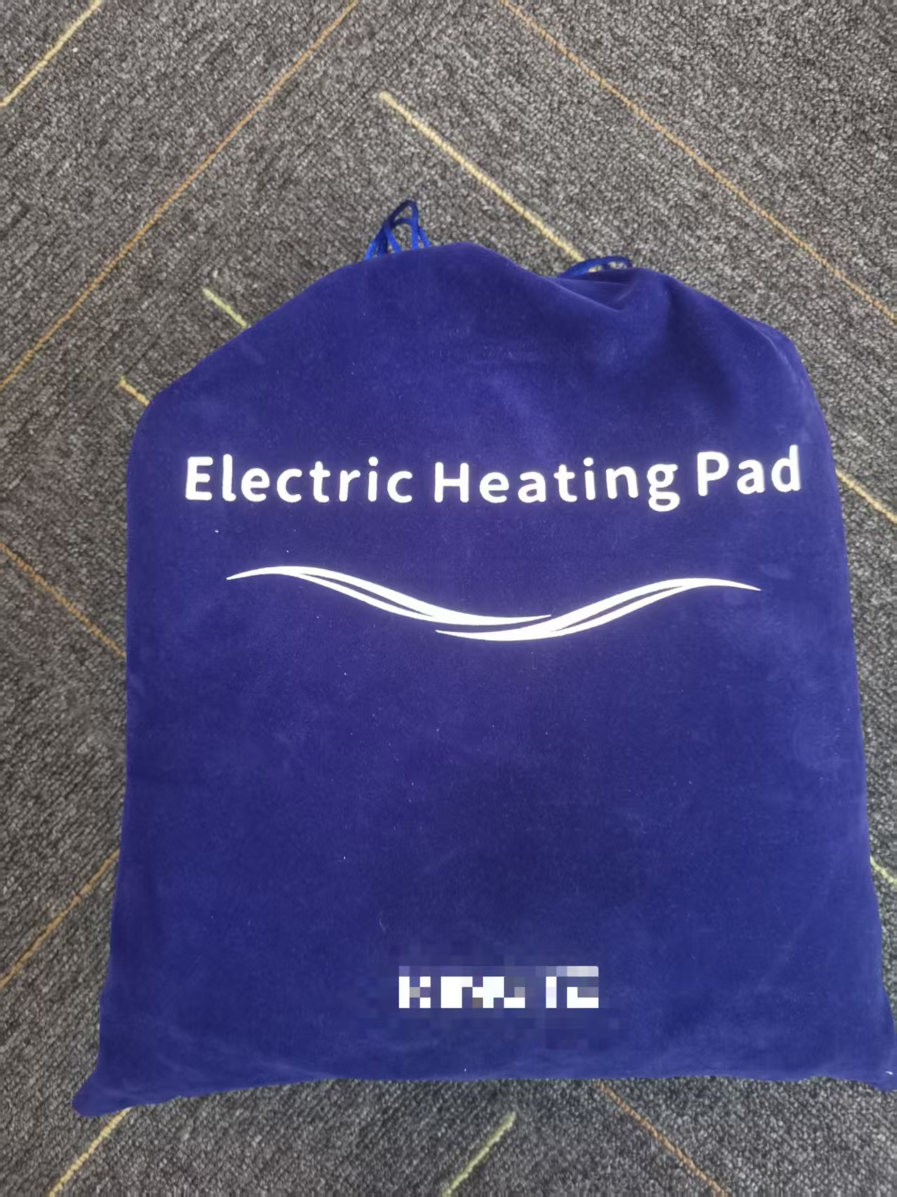 Pure Enrichment PureRelief Ultra-Wide Microplush Heating Pad - 20” x 40” XXL Size & 6 Heat Settings for Temporary Neck, Shoulder & Back Pain Relief - Moist Heat Option & Machine Washable - Image 9